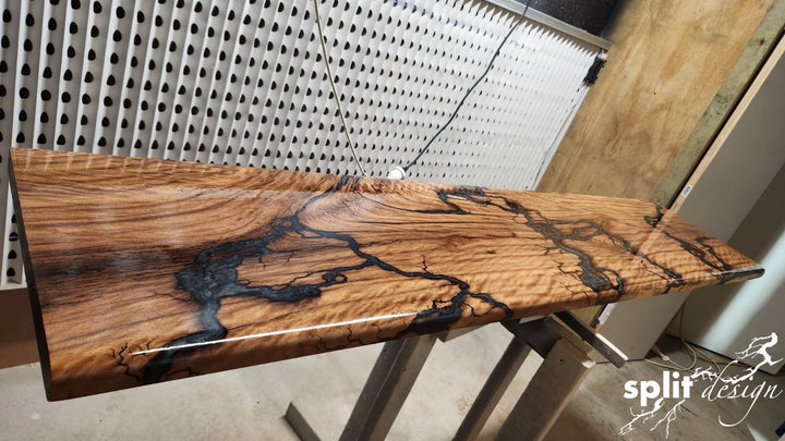 ✨ Spotted gum, electricity, and resin ✨